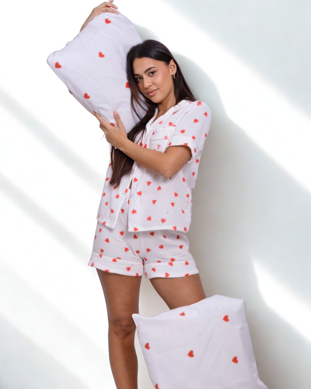 Pyjama coton blanc à cœurs rouges brodé