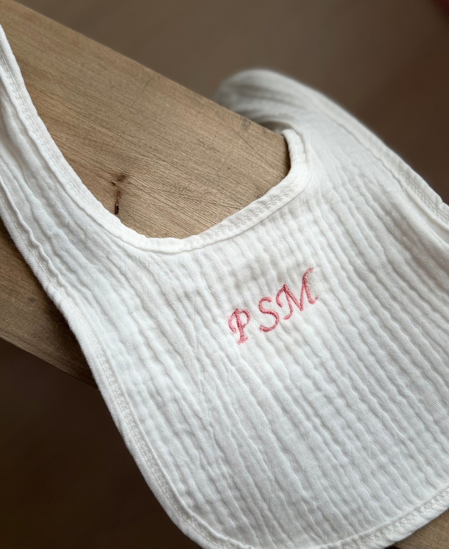 Bavoir pour bébé brodé