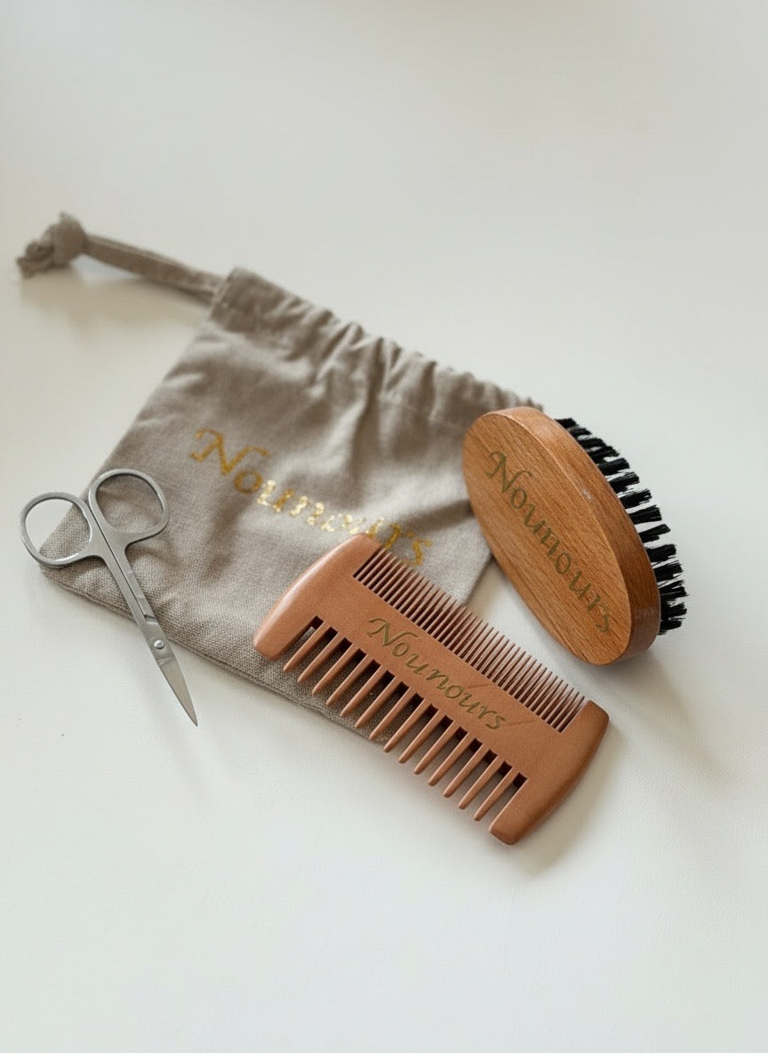 Kit barbe personnalisé – Ciseaux, peigne & brosse poil de sanglier