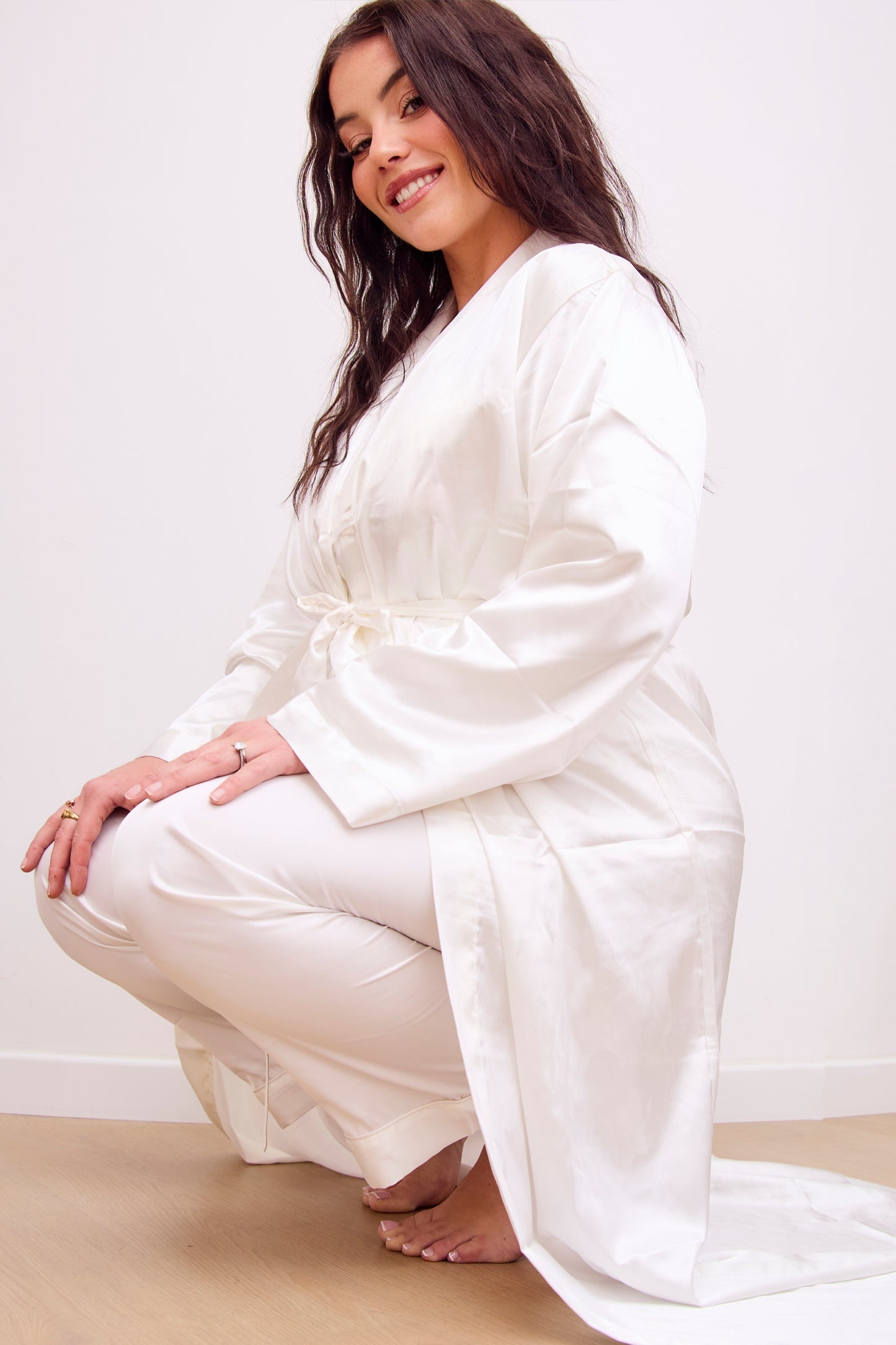 Peignoir en satin long brodé